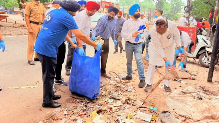Massive Cleaning Drive Held at Chawla Market in Phase-7 Mohali