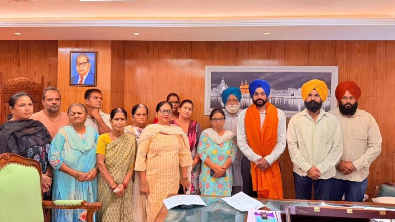 People from Mohali Wards Raise Problems at Sarabjeet Singh Samana’s Office