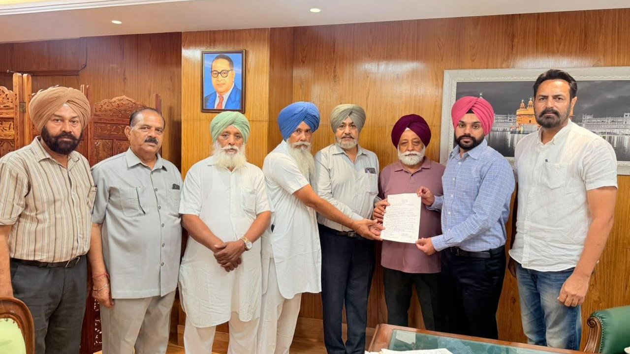 Mohali ward complaints discussed with Sarabjeet Singh Samana at his office