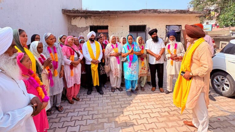 Pilgrims’ Bus Departs From Kambala Under Chief Minister Pilgrimage Yatra Scheme