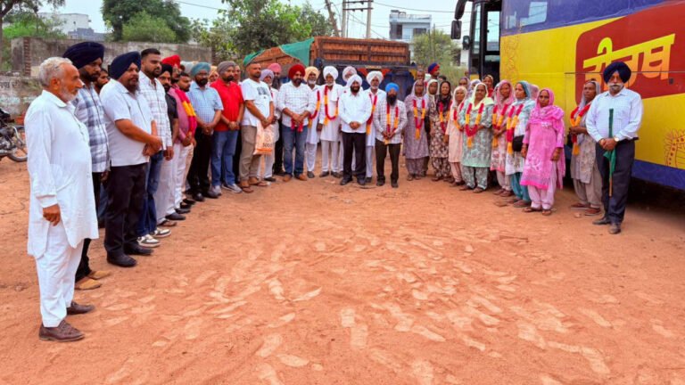 Three Pilgrim Buses Depart from Manoli Under Yatra Scheme