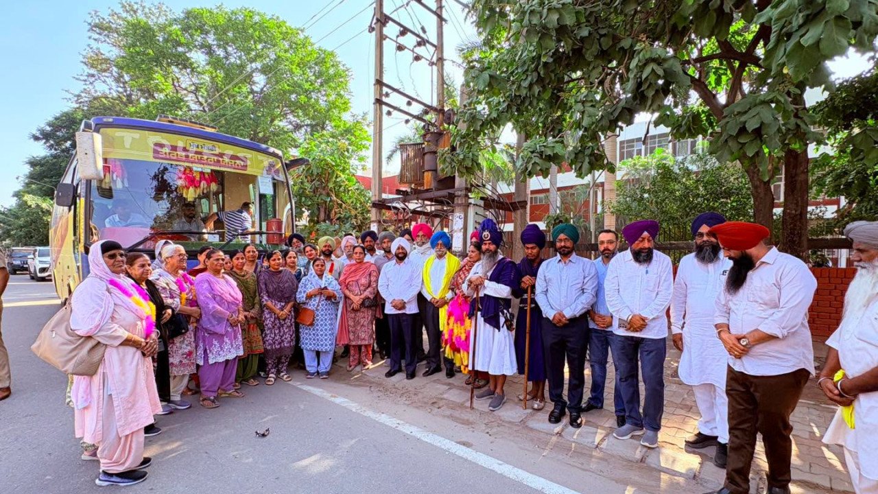 Mohali pilgrimage buses carrying elderly pilgrims under the Chief Minister Pilgrimage Plan